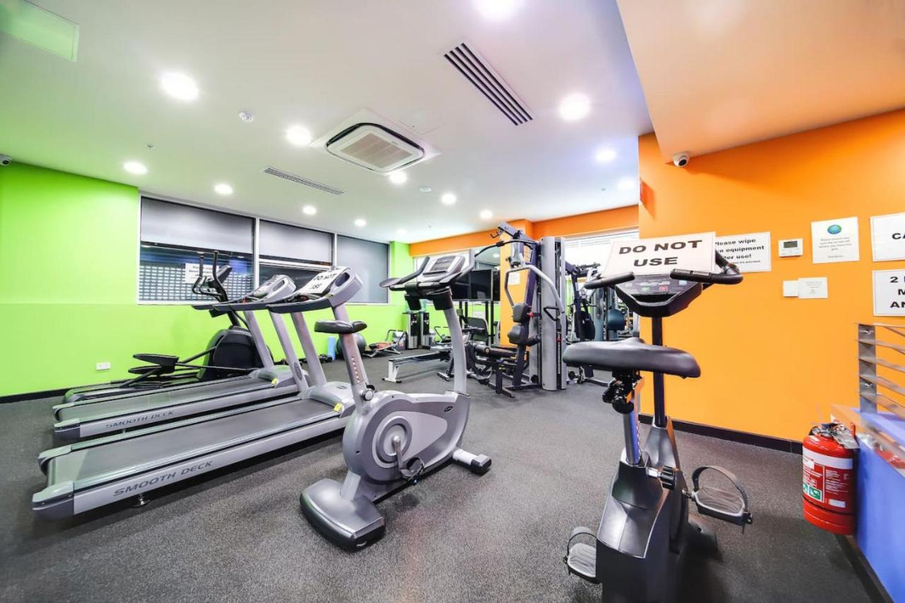 Luxury 2BR Serviced Apartment 1101 at The Rowlands
