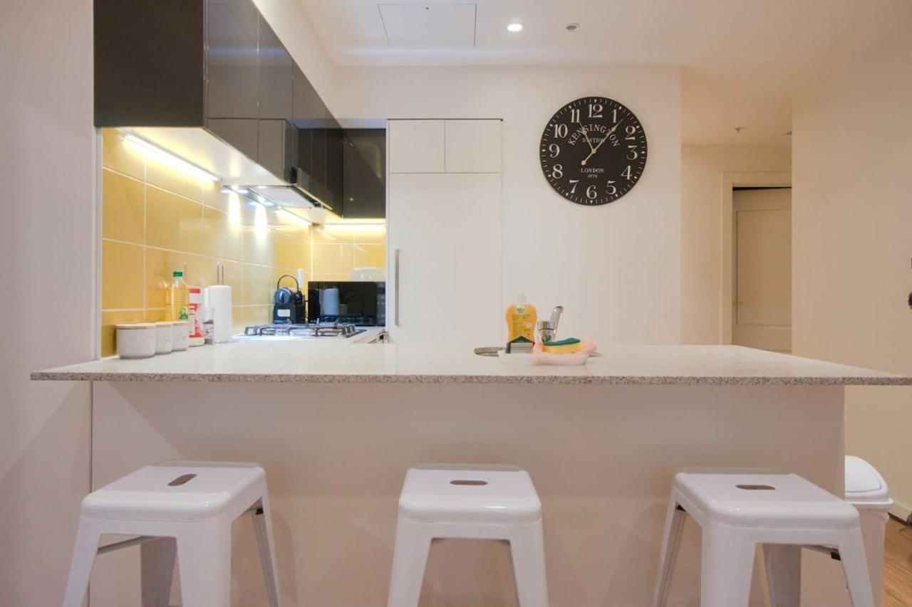 Luxury 2BR Serviced Apartment 1505 at The Rowlands