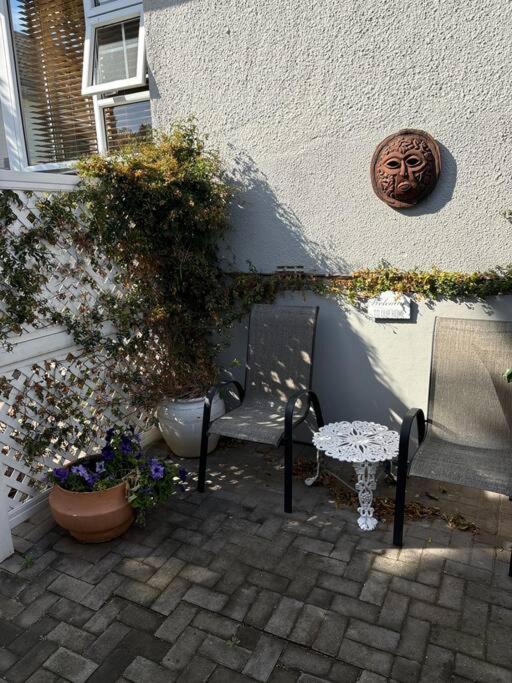 Modern Suburban Apartment view 3