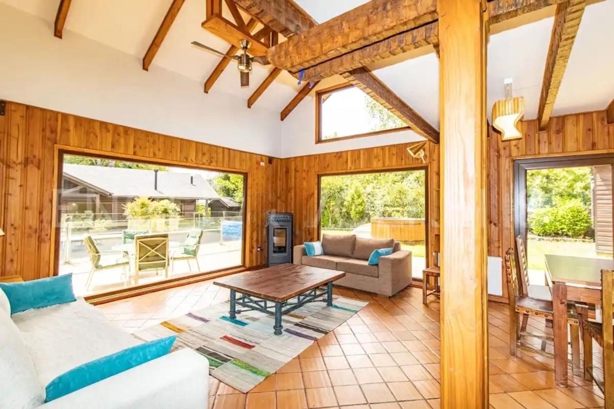Molco, con piscina y acceso lago