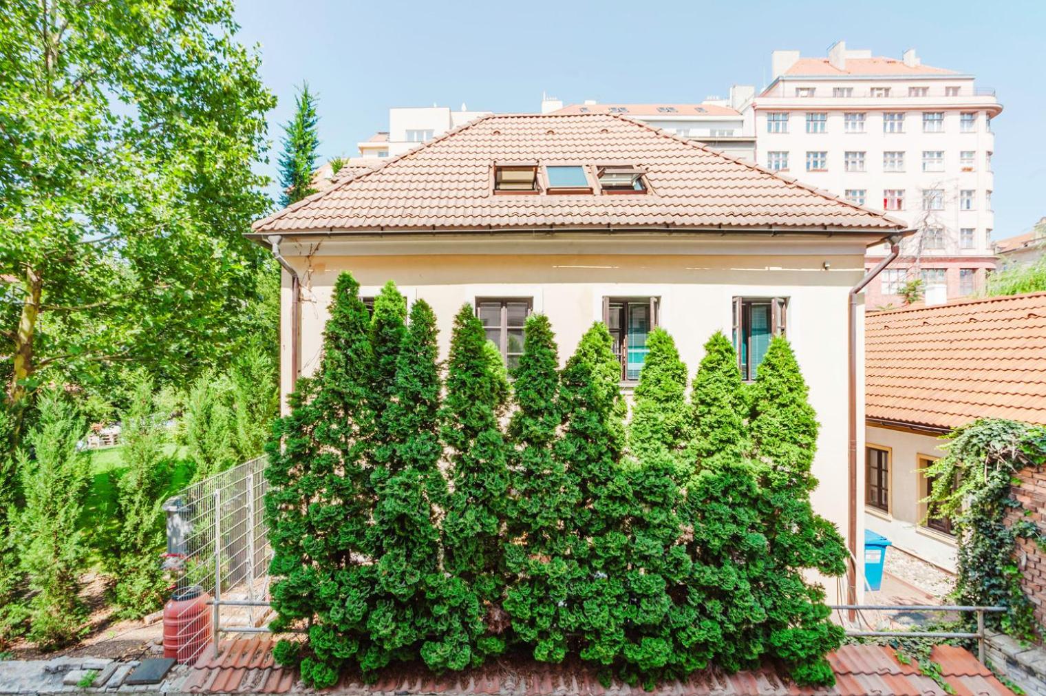 Blueground Rostovska str renovated furnished PRG-19