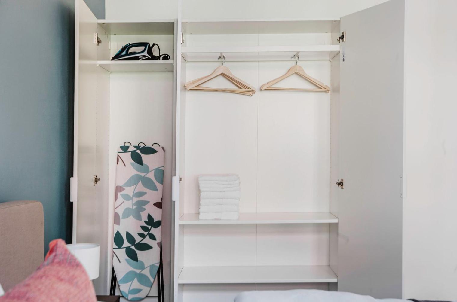 Blueground Rostovska str renovated furnished PRG-19