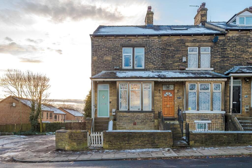 Private Basement Home in Bradford with WiFi and Parking Sleeps 2 by PureStay view 3