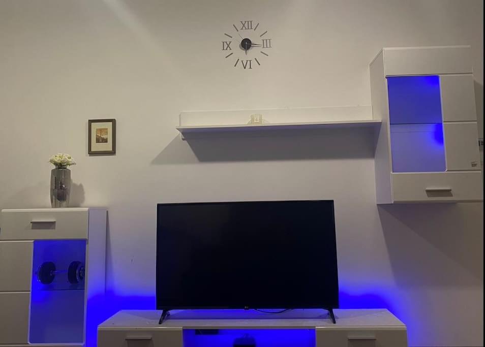 Luxe Central Living Apartment