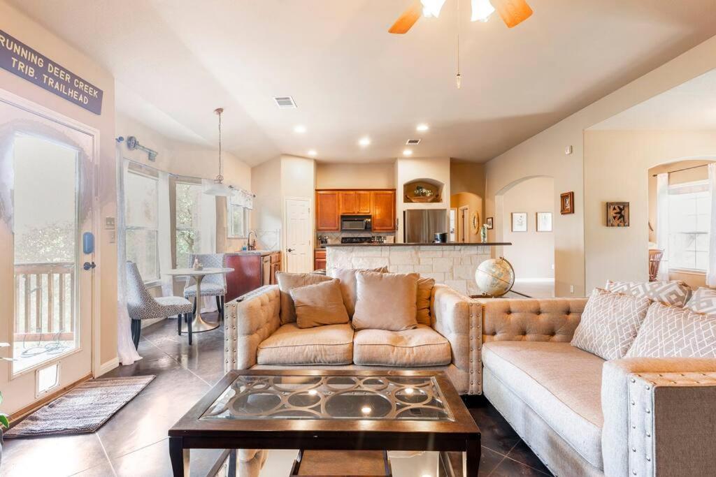 Casa Vista Chula - Lake Travis - Hot Tub - Property Image 17
