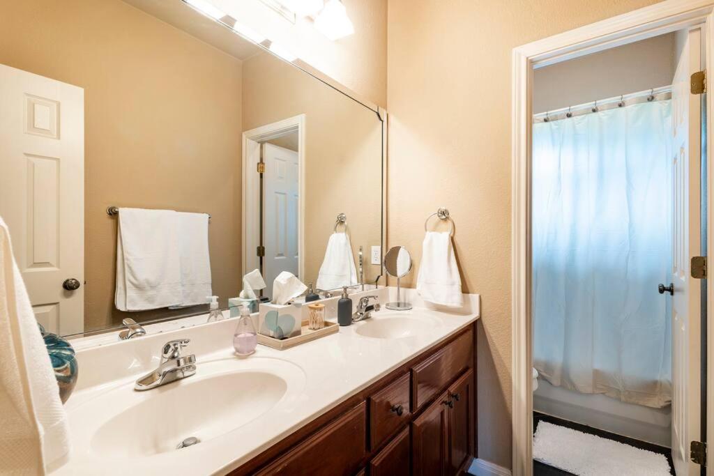 Casa Vista Chula - Lake Travis - Hot Tub - Property Image 25