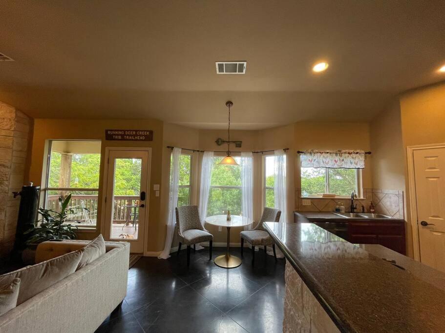 Casa Vista Chula - Lake Travis - Hot Tub - Property Image 7