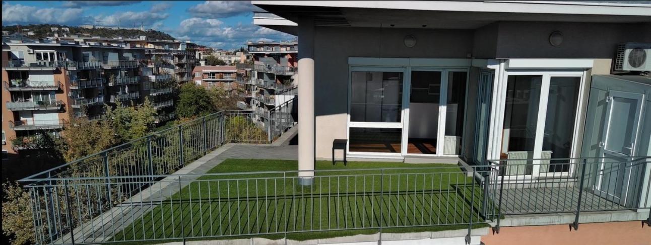Penthouse Rooftop Residence with huge sky terrace view 2