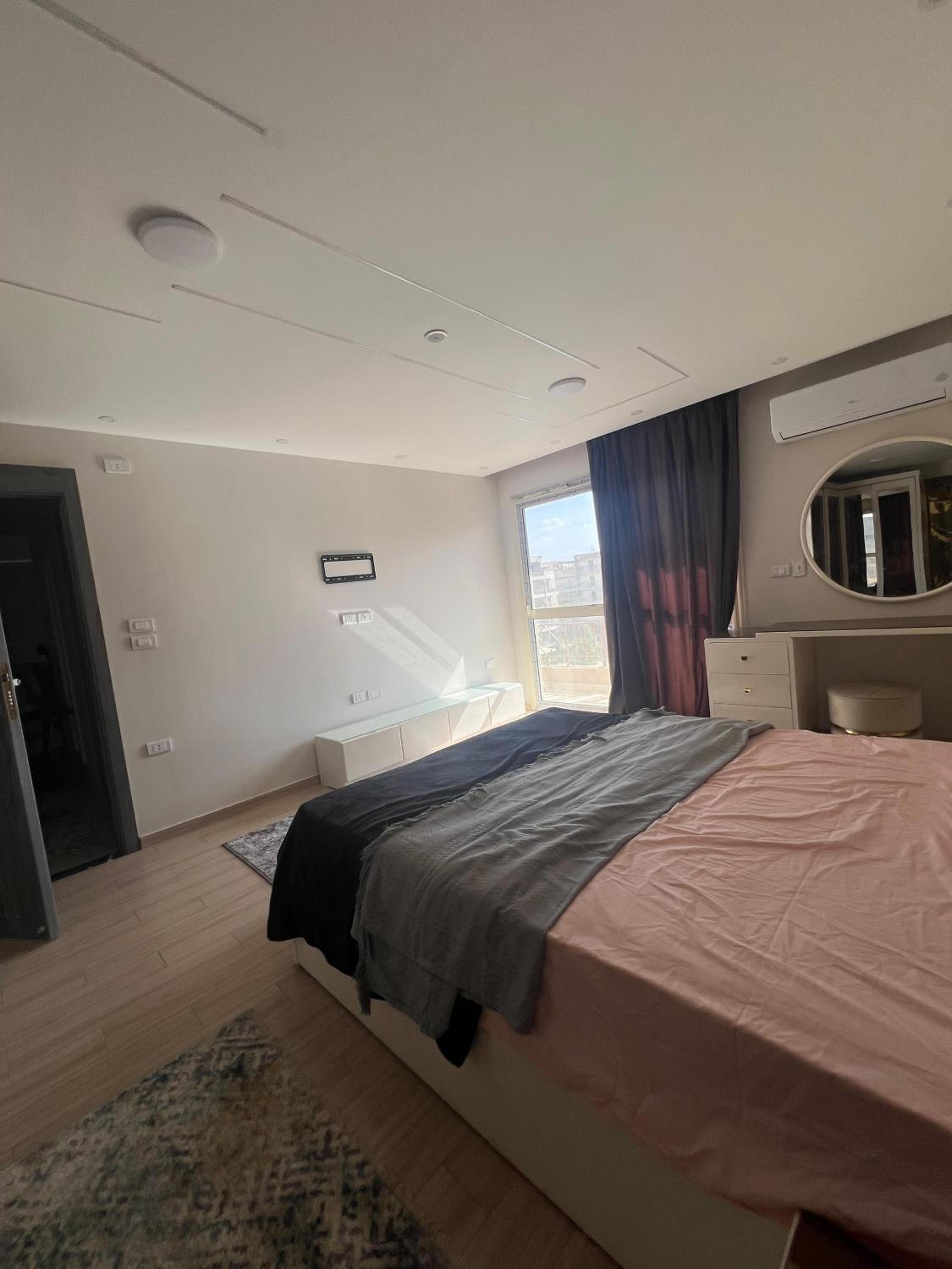 Apartment in Pearl Pyramids Compound