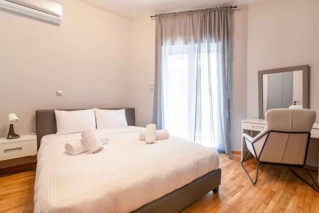 Ariane's 2-bdr Apart in Athens