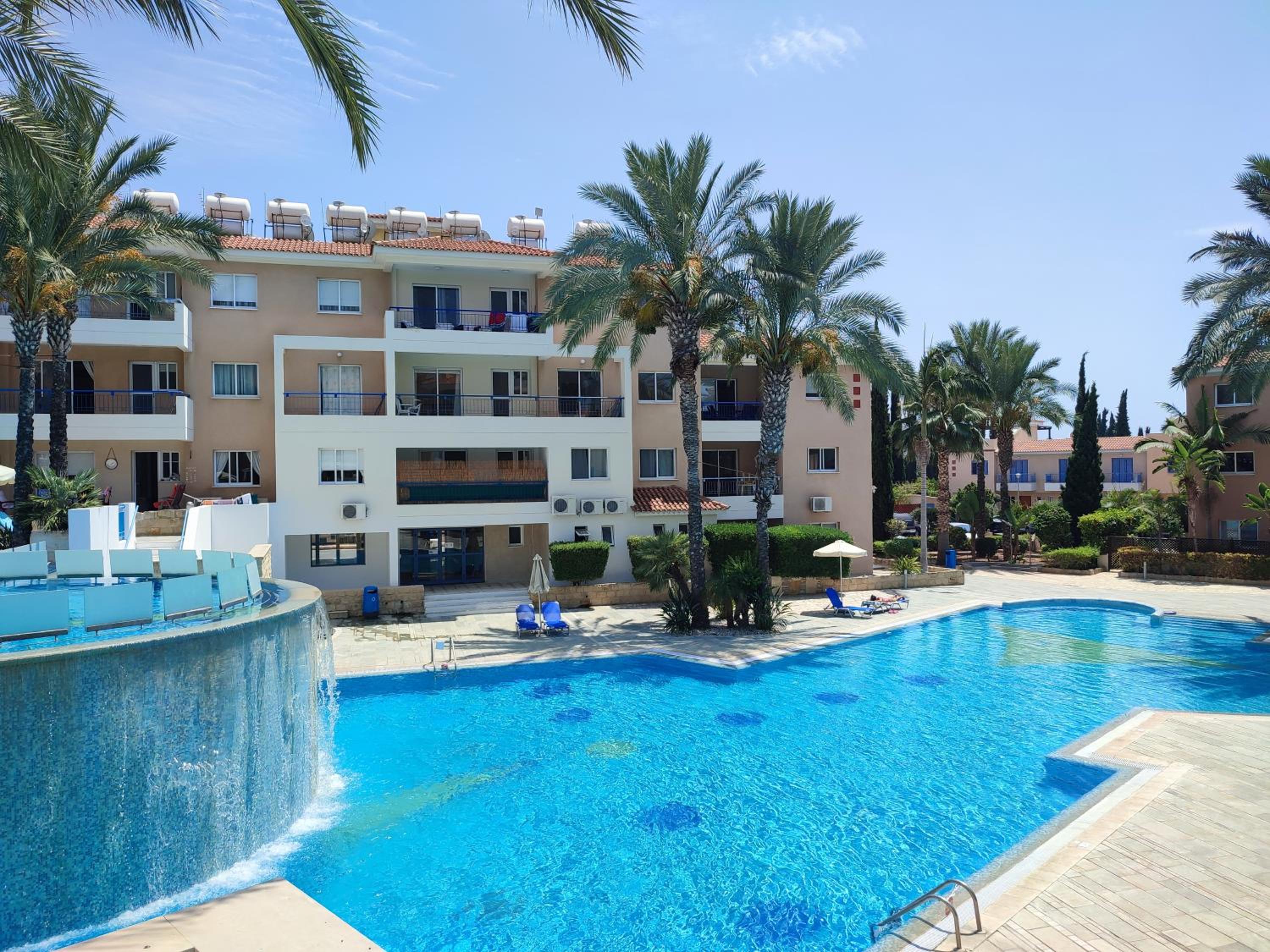 Iris Village apartment with swimming pools