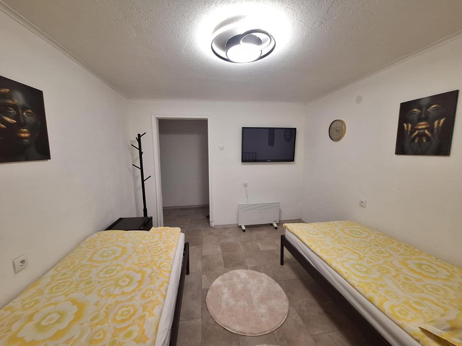 Fly & Stay Apartments