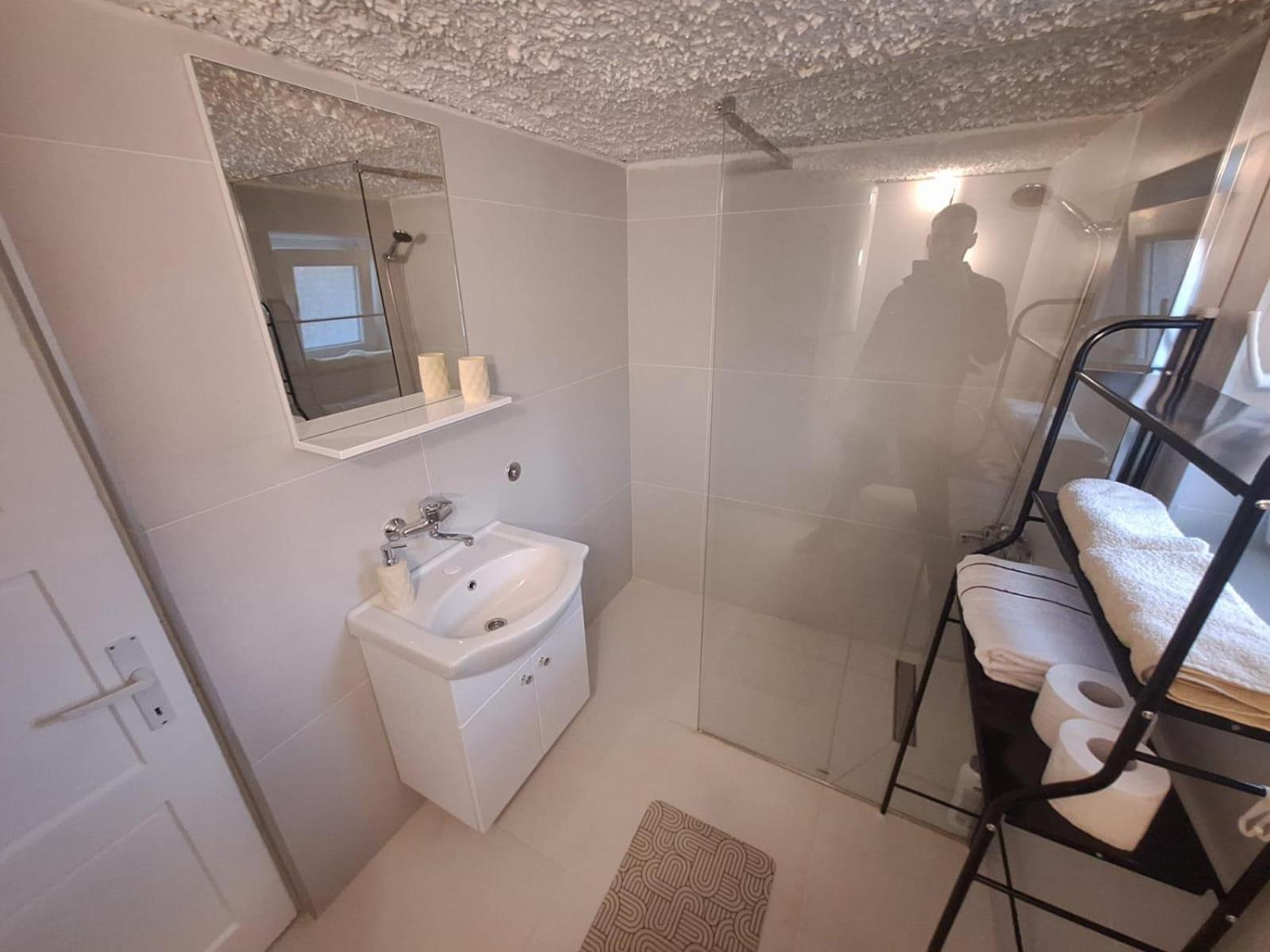 Fly & Stay Apartments