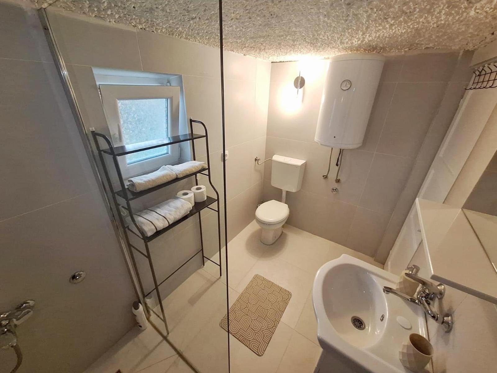 Fly & Stay Apartments