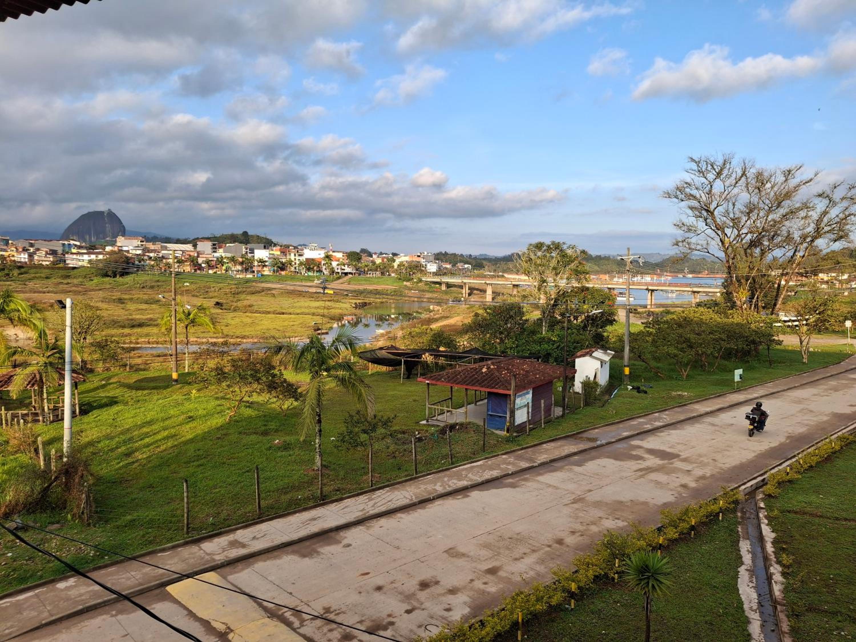 Acogedor Apartamento de 3 dormitorios con baños privados - Guatapé Antioquia