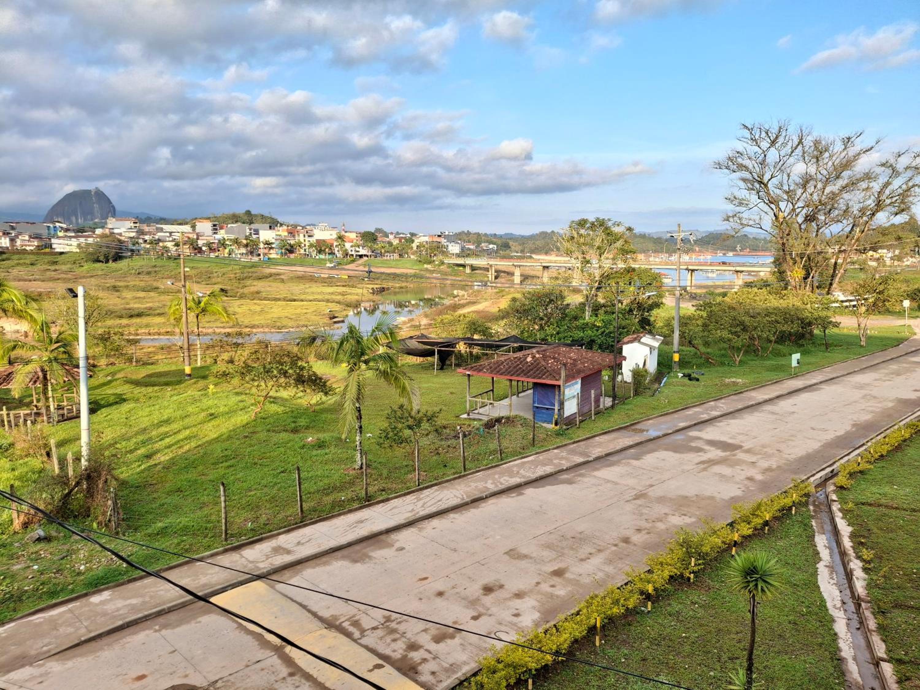 Acogedor Apartamento de 3 dormitorios con baños privados - Guatapé Antioquia