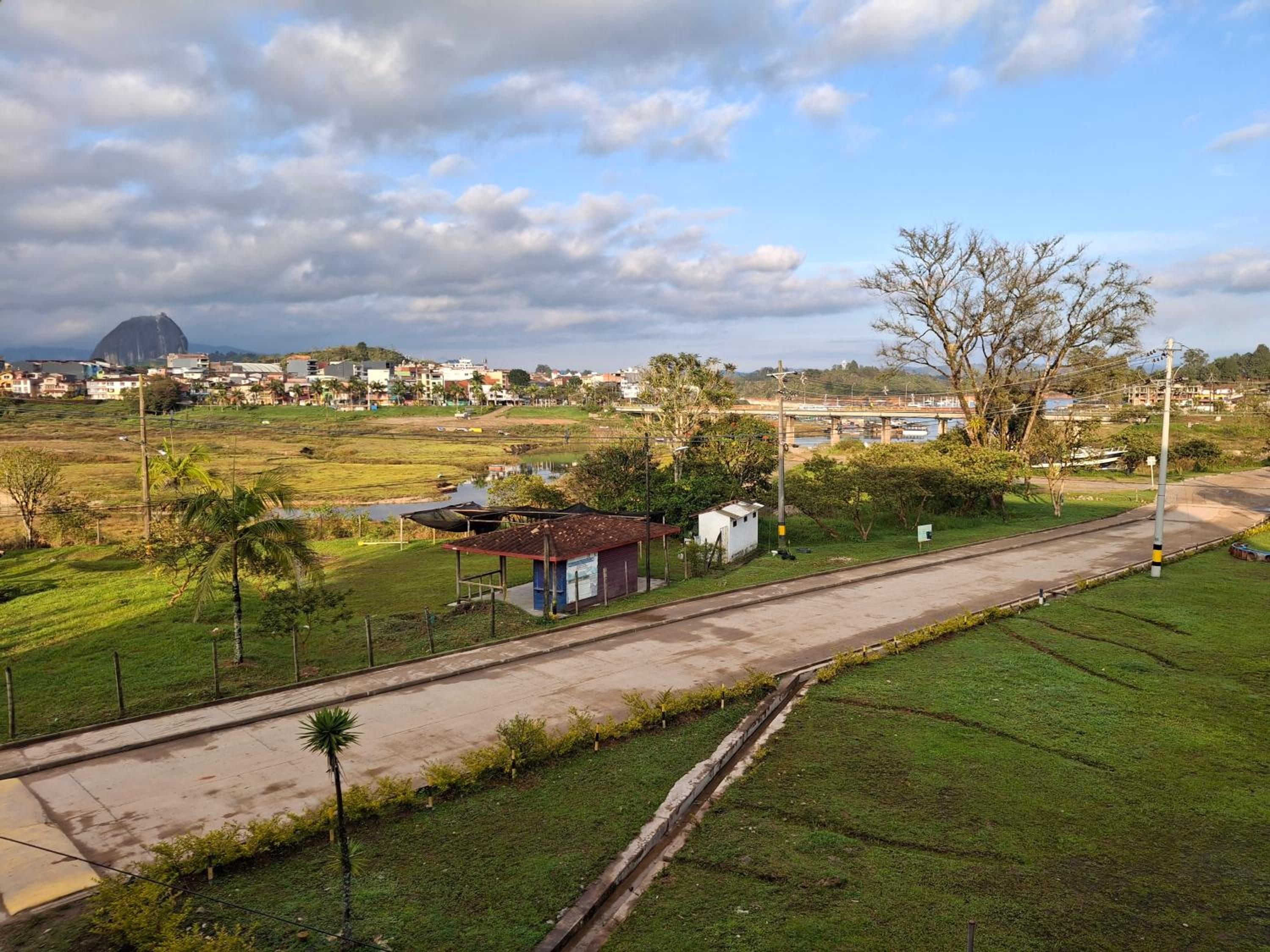 Acogedor Apartamento de 3 dormitorios con baños privados - Guatapé Antioquia