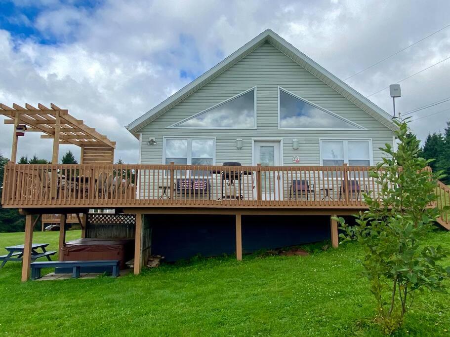 Cozy Chalet centrally located