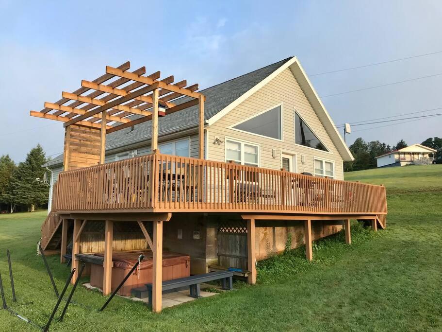 Cozy Chalet centrally located