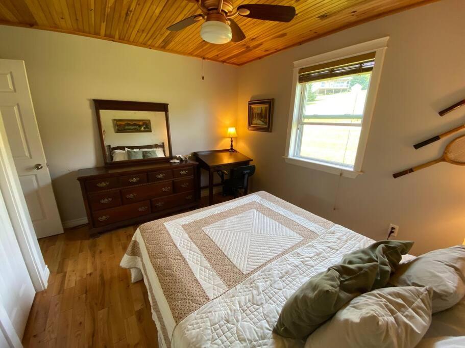 Cozy Chalet centrally located