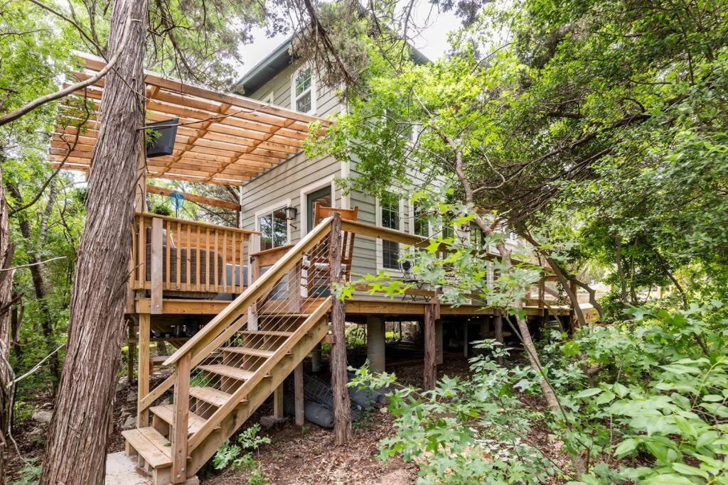 Cozy Coop Casita - Lake Travis-Hot Tub-Tiny House view 2