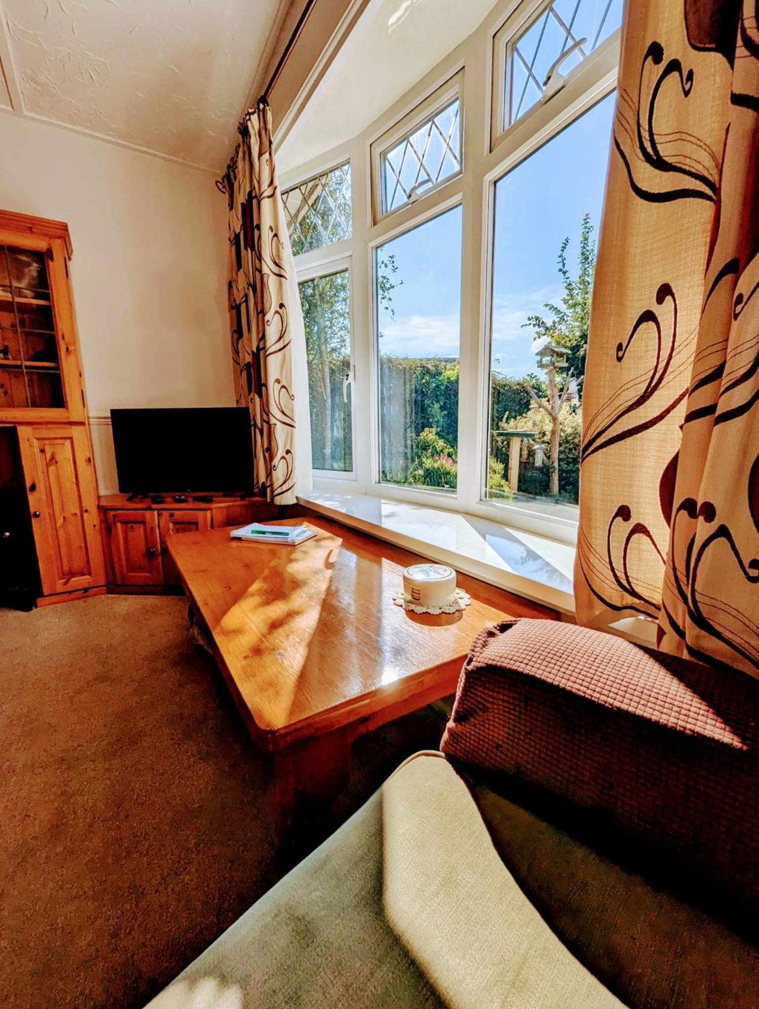2-Bed Bungalow Retreat, Welcombe view 2