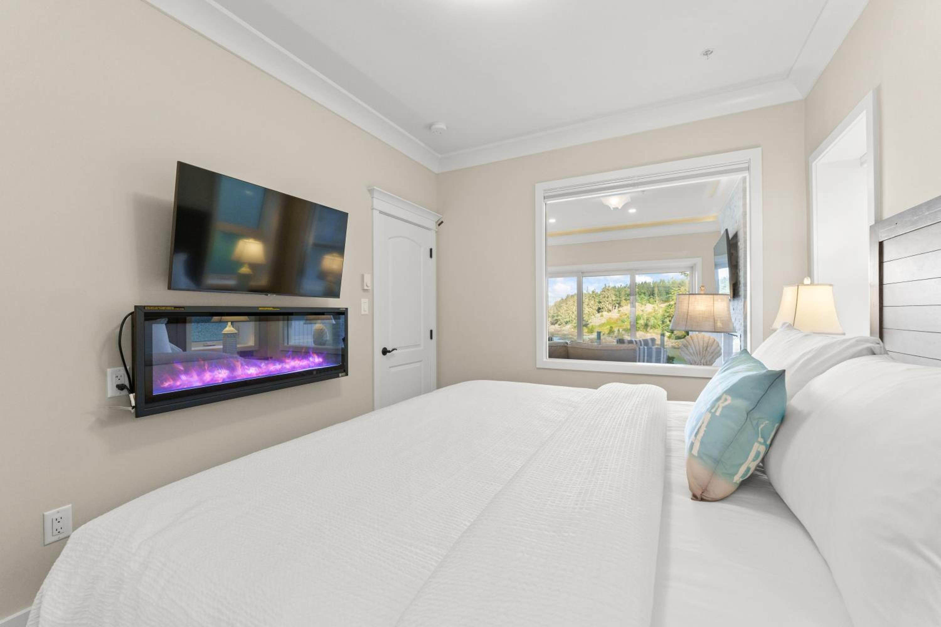 SookePoint Ocean Cottage Resort