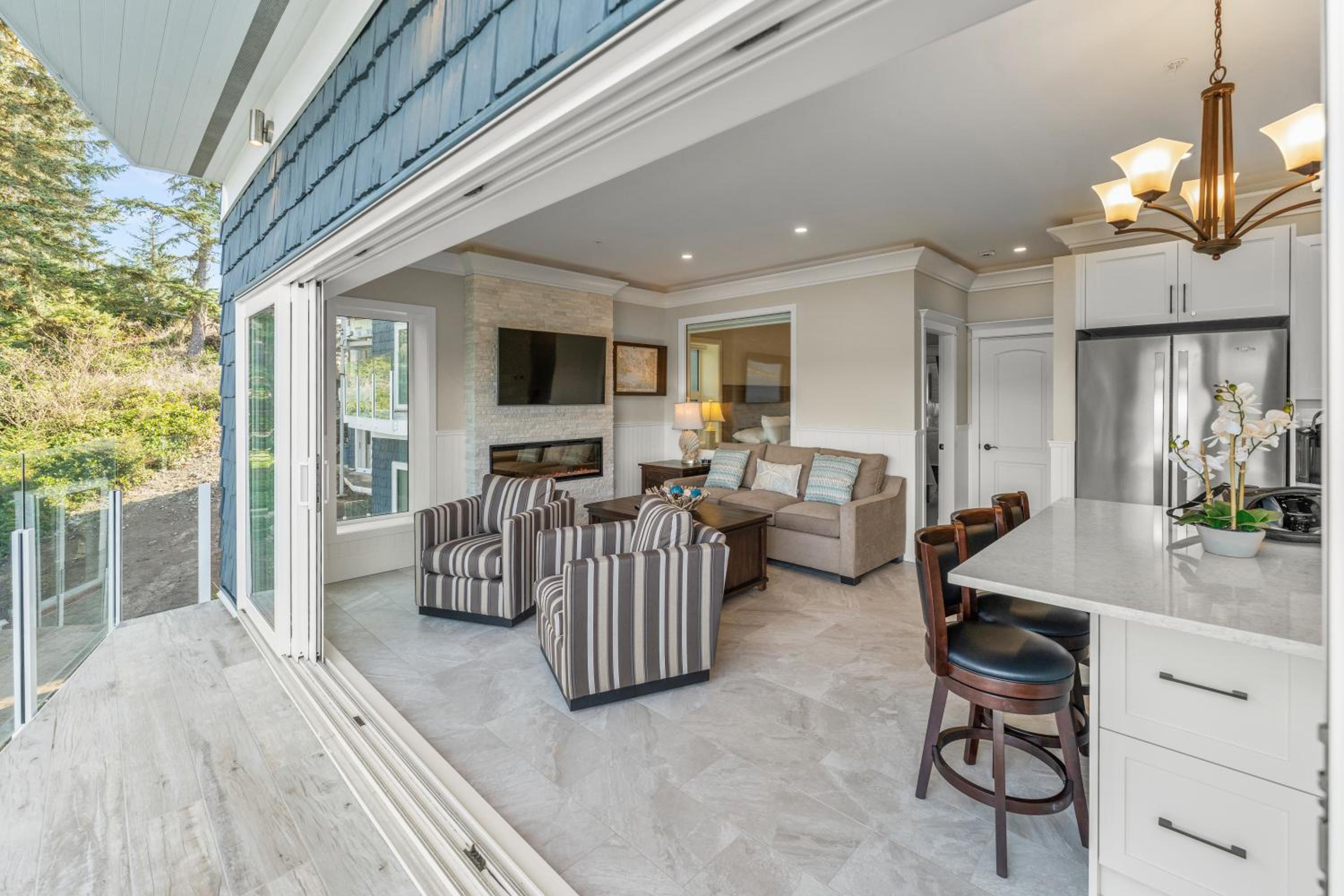 Sooke Vacations - SookePoint Ocean Cottage Resort - Property Image 6