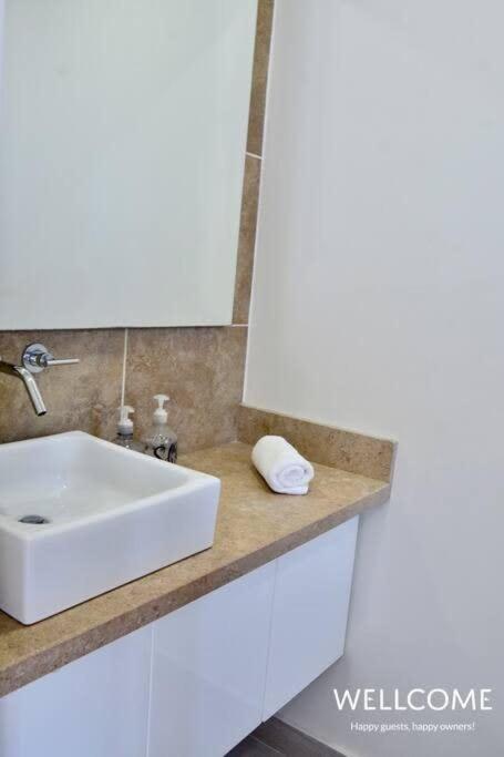 Experience Luxury Stunning Apartment in Zazue