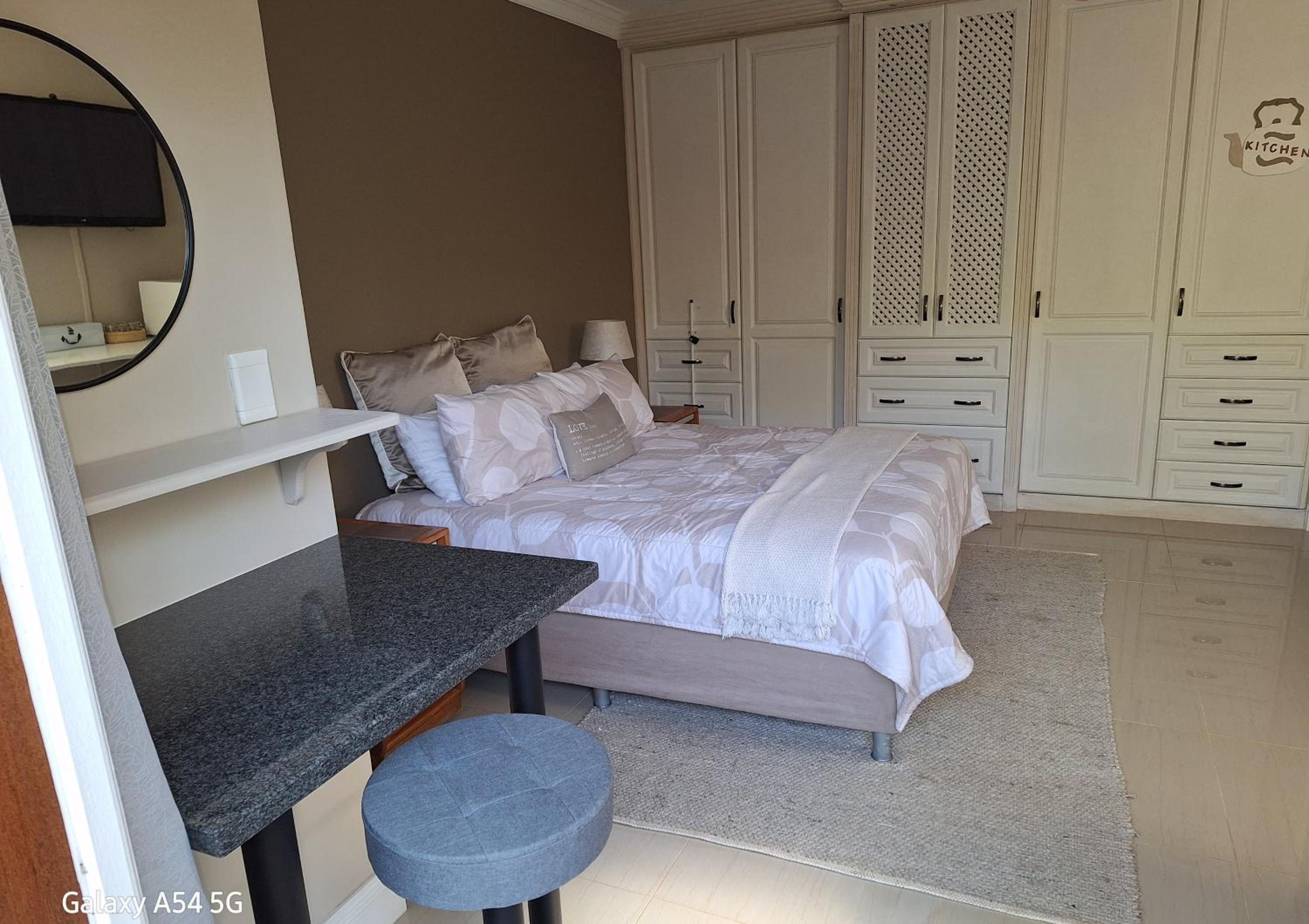 Delcaza Wapadrand Apartment view 5