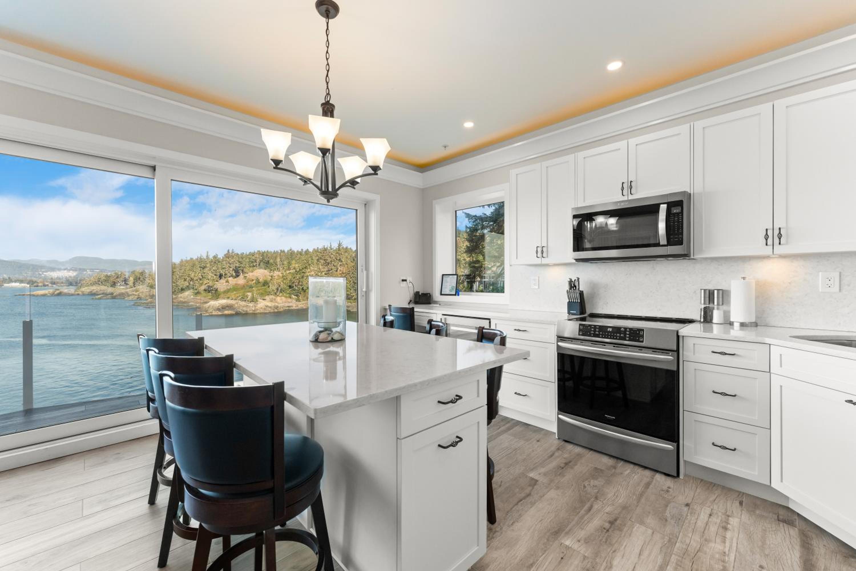 SookePoint Ocean Cottage Resort