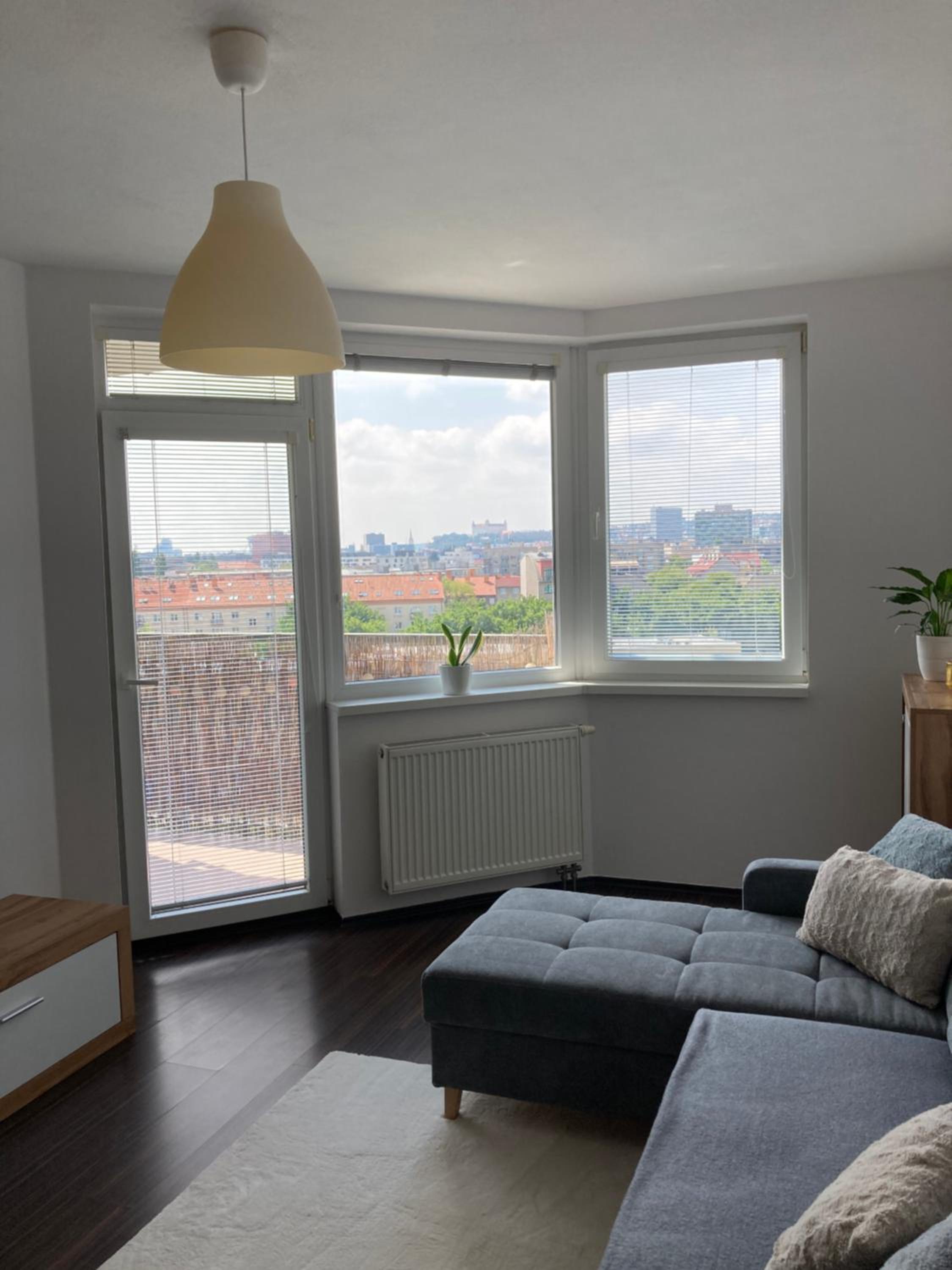 2 izbový byt s výhľadom na Bratislavský hrad view 2
