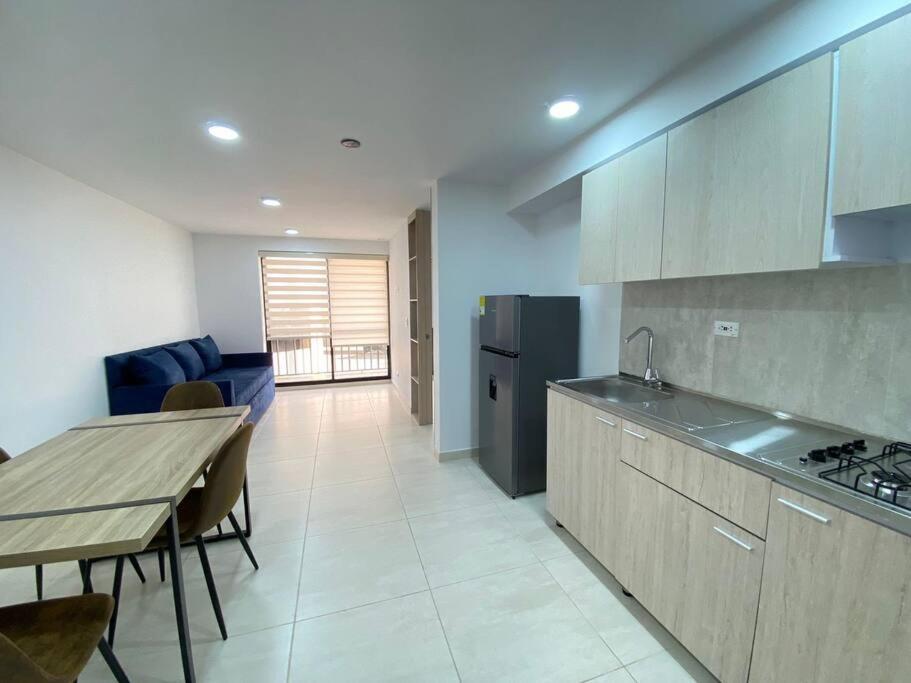 Hito 106 Amplio Apartamento en Av 19 Norte Armenia