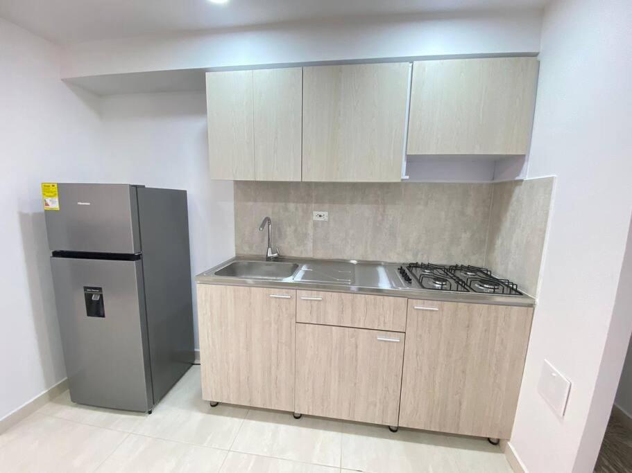 Hito 106 Amplio Apartamento en Av 19 Norte Armenia