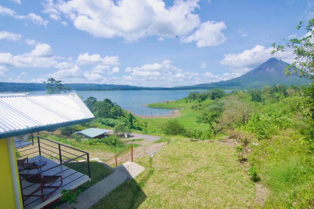 Hilltop Bungalow #1 W Spectacular Volcano View