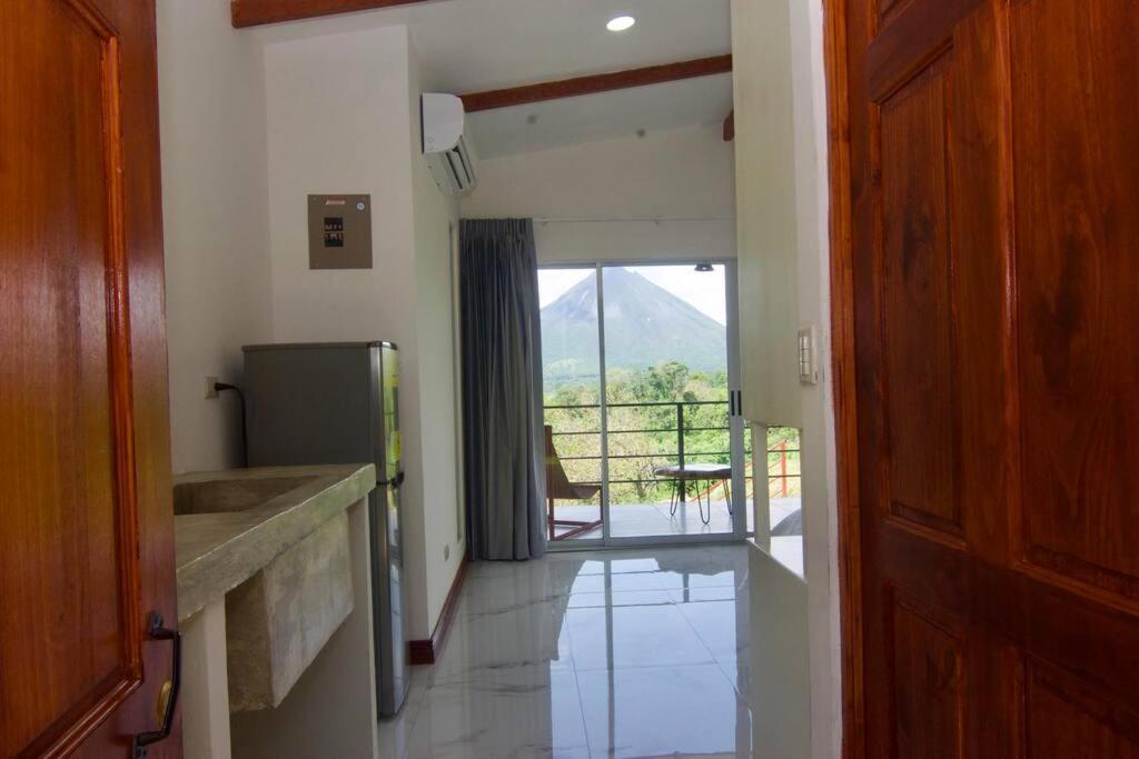 Hilltop Bungalow #1 W Spectacular Volcano View