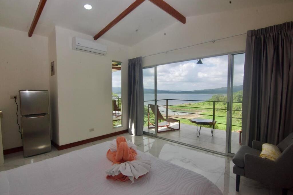 Hilltop Bungalow #1 W Spectacular Volcano View