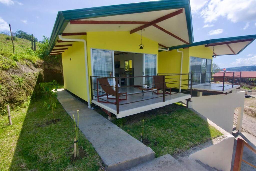 Hilltop Bungalow #1 W Spectacular Volcano View