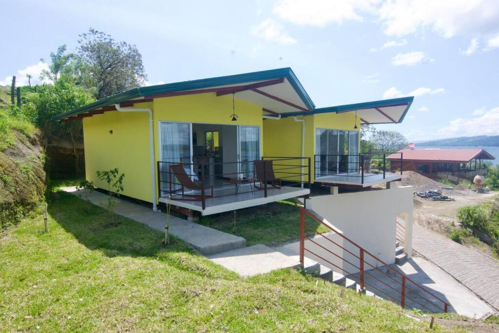 Hilltop Bungalow #1 W Spectacular Volcano View