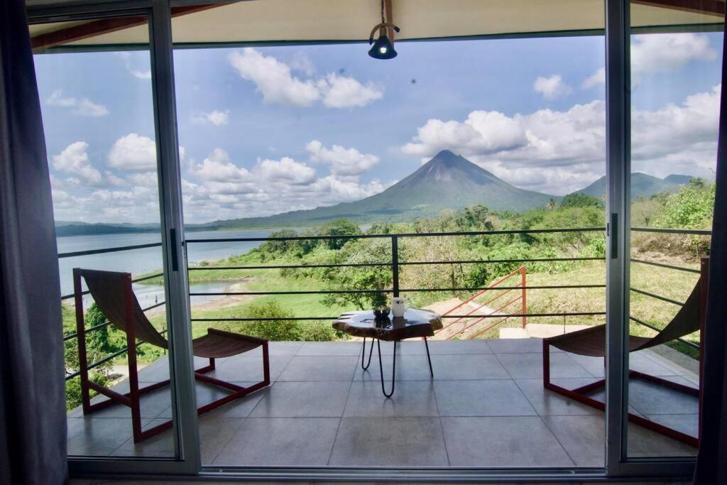 Hilltop Bungalow #1 W Spectacular Volcano View