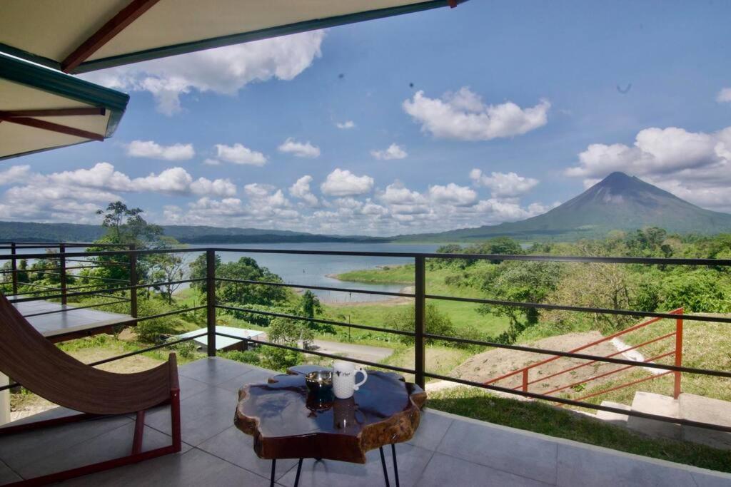 Hilltop Bungalow #1 W Spectacular Volcano View