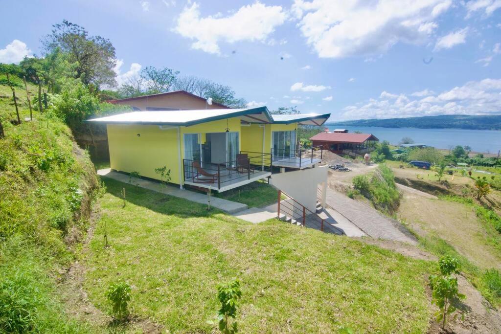 Hilltop Bungalow #1 W Spectacular Volcano View