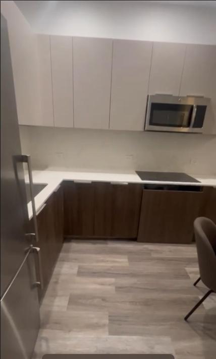 Luxury 2 BD unit in Financial District