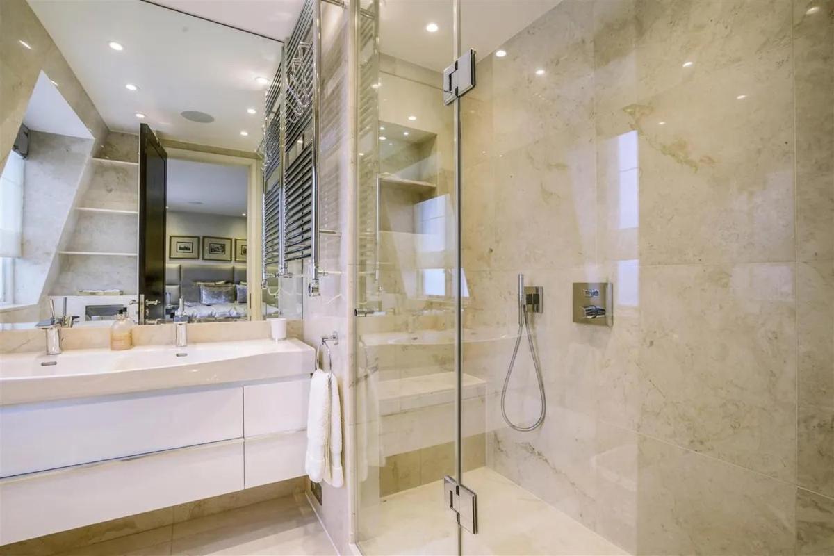 ARCORE Premium Apartments Eaton Place view 3