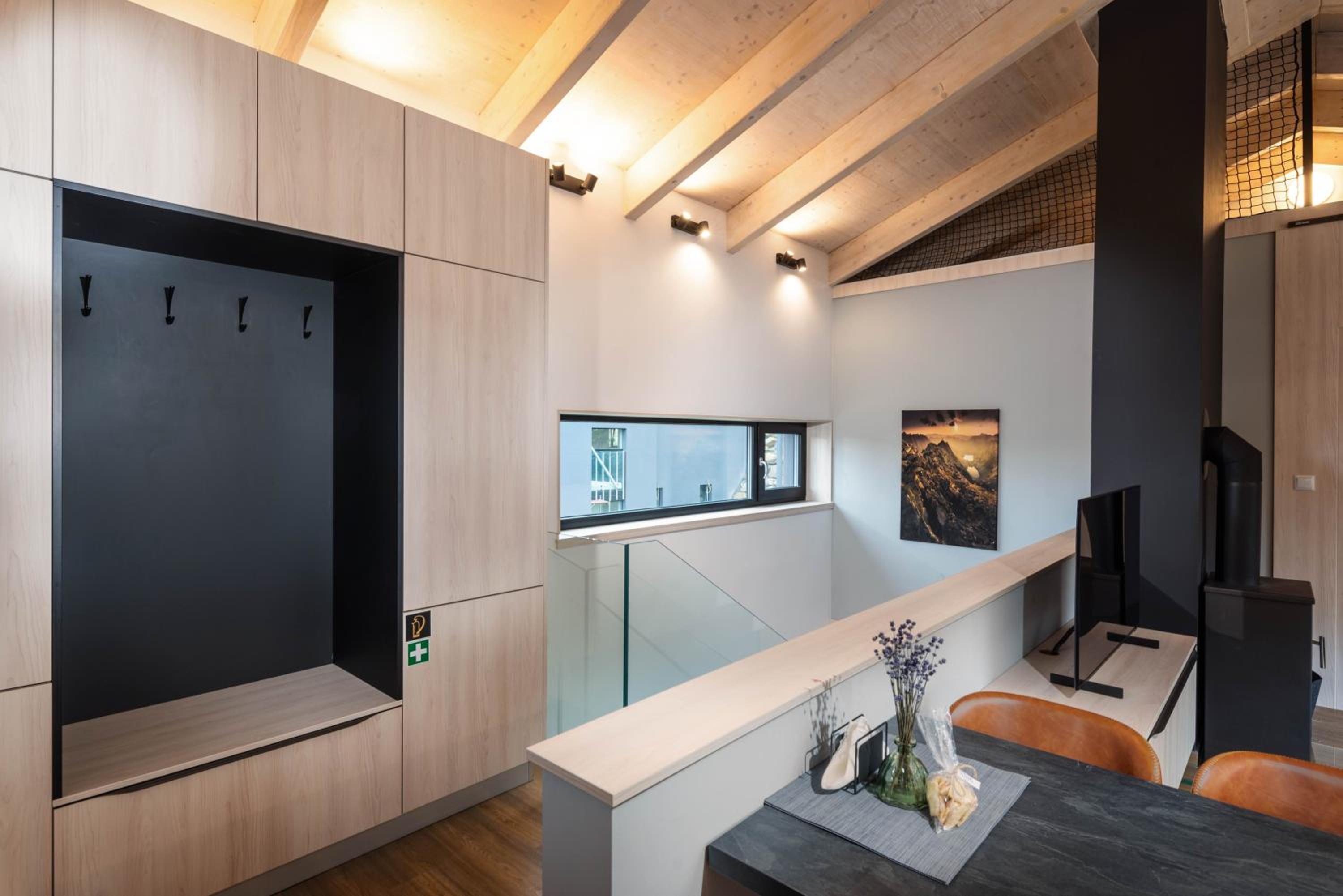 Eliška Apartment - Modern Family Loft Apartment direct on ski slope and forest