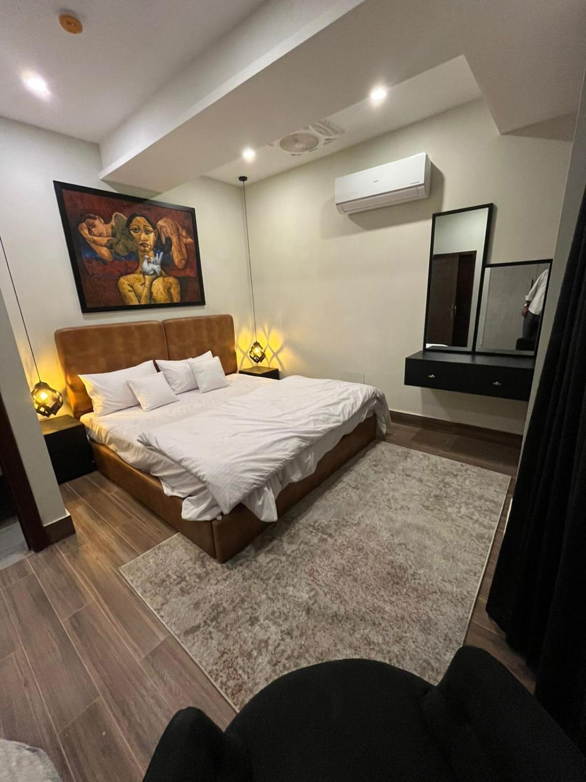 Zenith Apartments