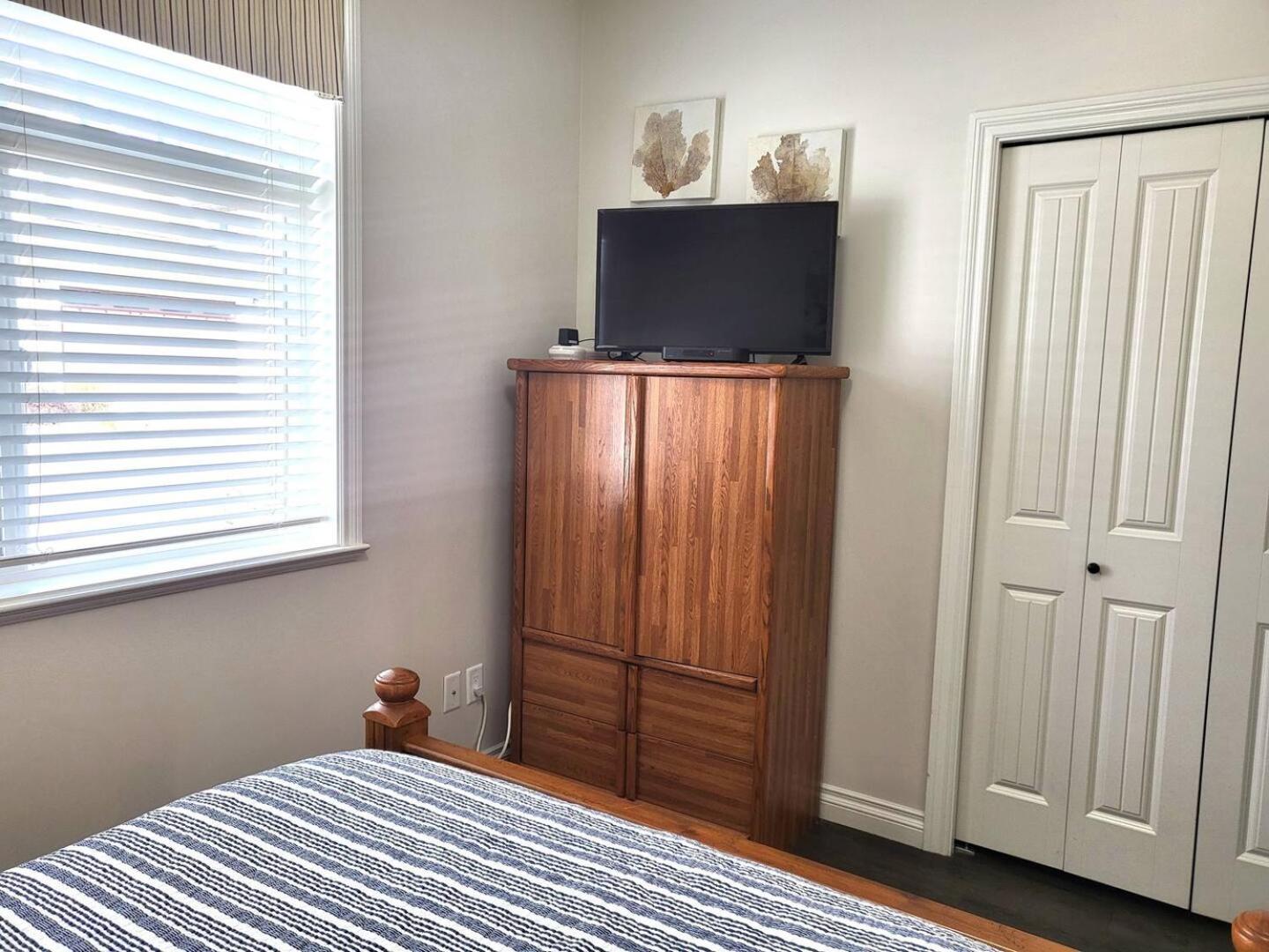 Location Cottage - Close To Pools! 111