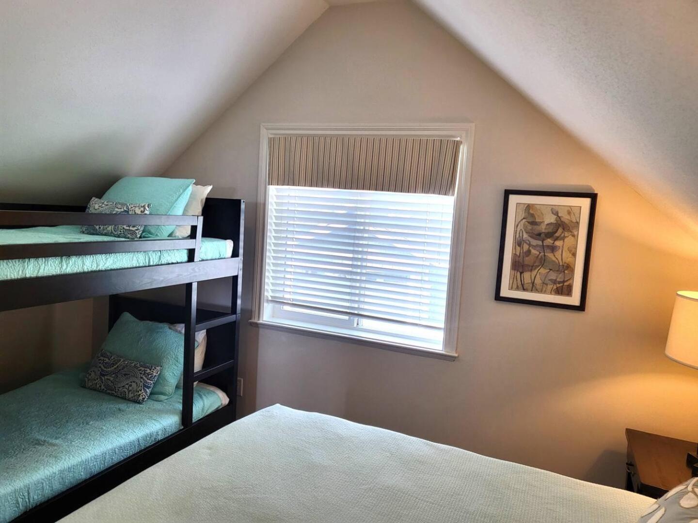 Location Cottage - Close To Pools! 111