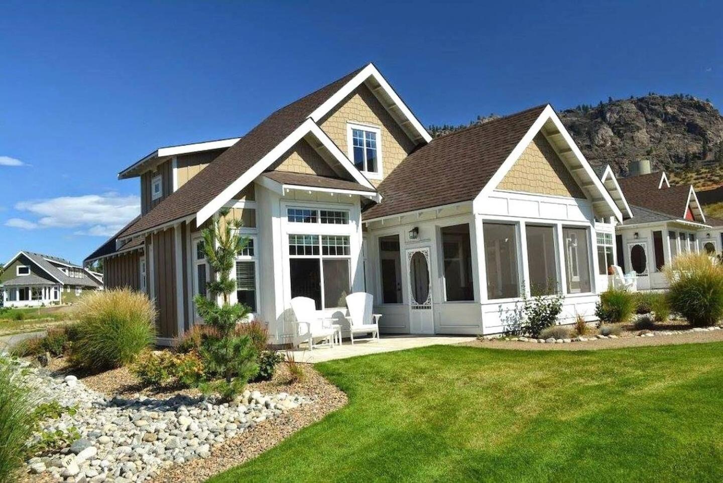 Location Cottage - Close To Pools! 111
