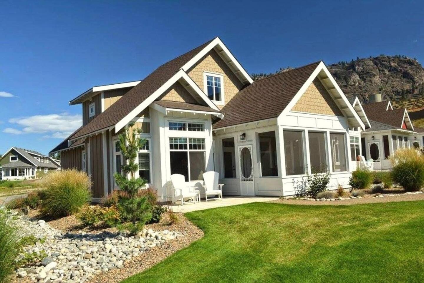 Location Cottage - Close To Pools! 111